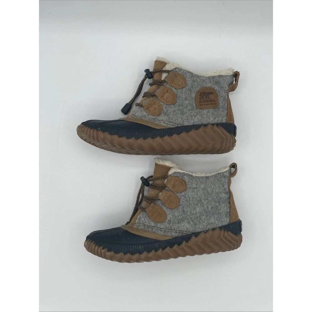 Sorel Out N About Plus Conquest Kids Size 2 Waterproof Winter Boots‎ Quarry Gray
